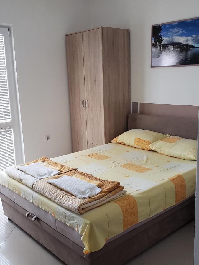 Apartments Petricevic Sutomore Ngoại thất bức ảnh