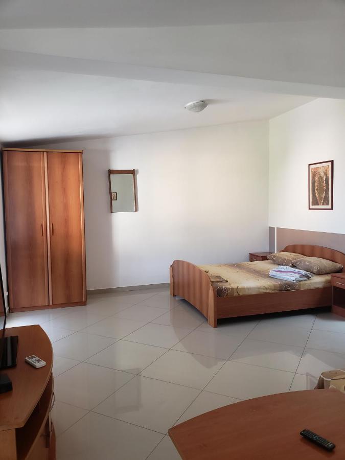 Apartments Petricevic Sutomore Ngoại thất bức ảnh